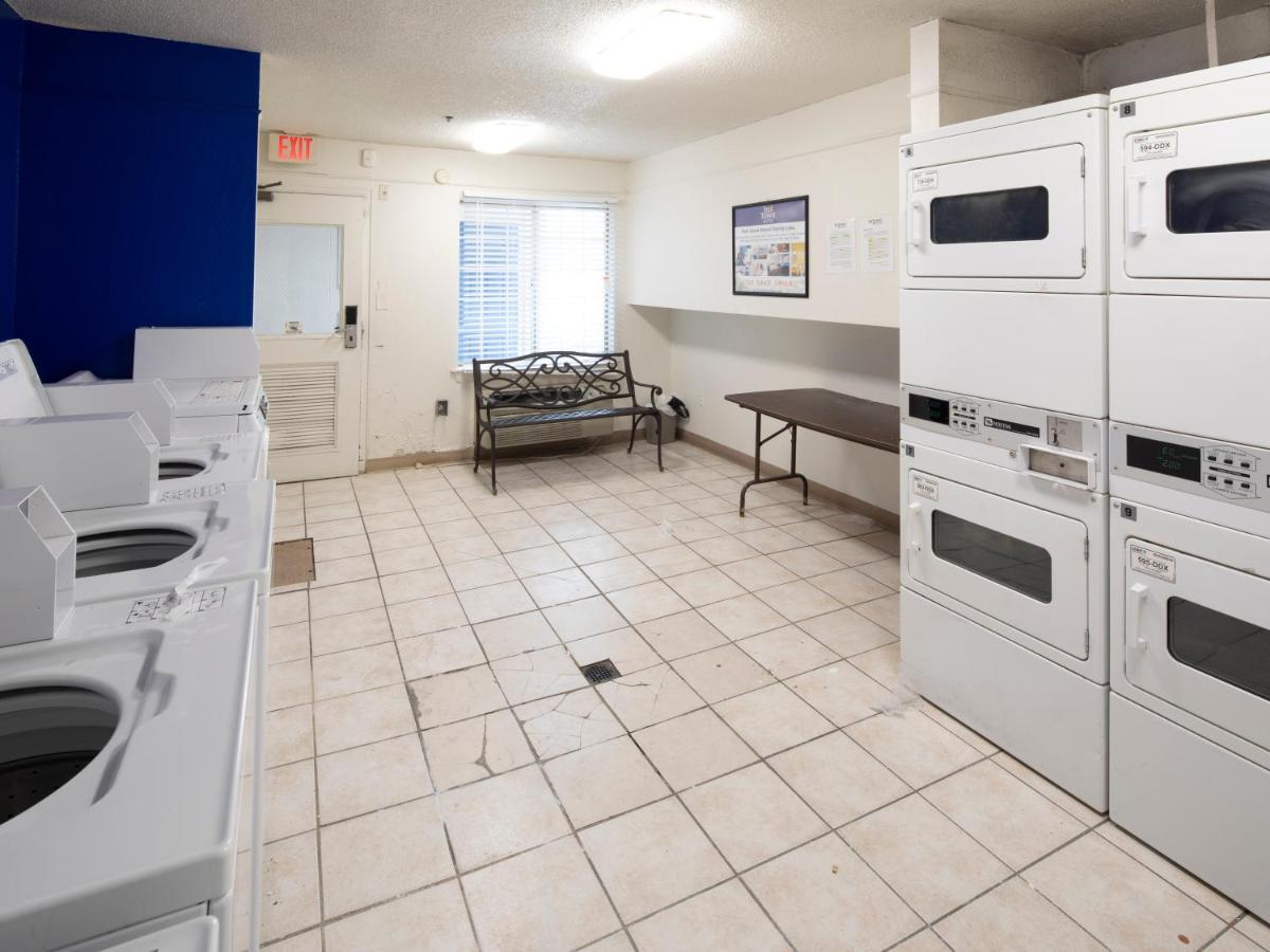 Intown Suites Extended Stay Greensboro Nc - Lanada المظهر الخارجي الصورة